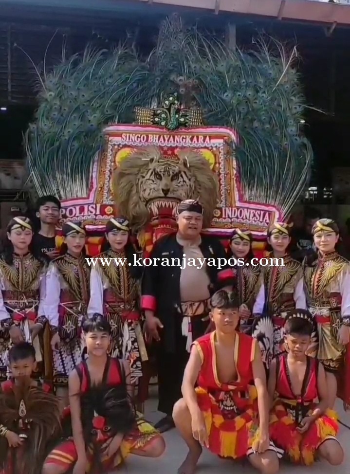 Reog Ponorogo Singo Budoyo Mudho Meriahkan Pesta Laut Nadran Muara Angke 2025