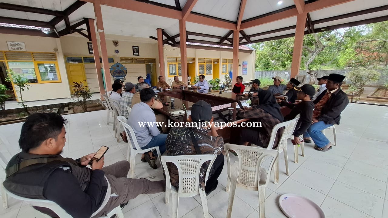 Dinas PUPR Terkesan Tutup Mata Pengerjaan Proyek Jalan Arosbaya Campor Dikerjakan Asal Jadi Dengan Anggaran 6,88 M.